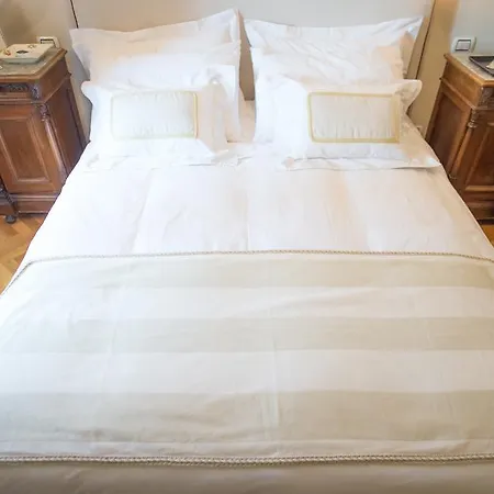 Castello Di Mornico Losana Guest house
