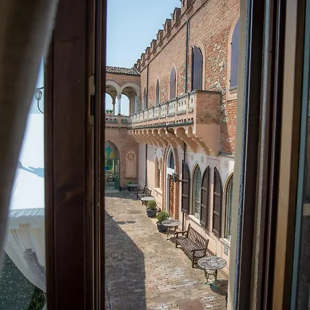 Castello Di Mornico Losana Guest house Mornico Losana
