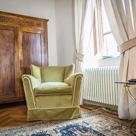 Castello Di Mornico Losana Guest house