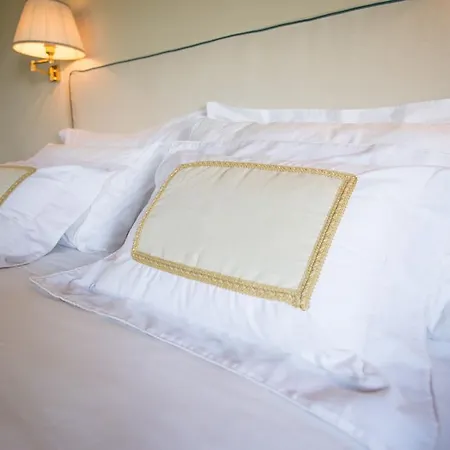 Castello Di Mornico Losana Guest house *